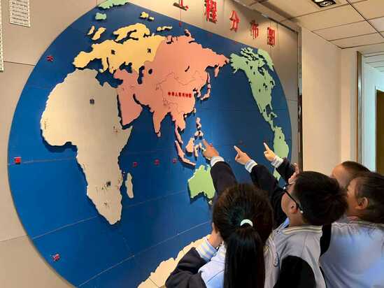 中国在这里作者:丁蔷 .jpg